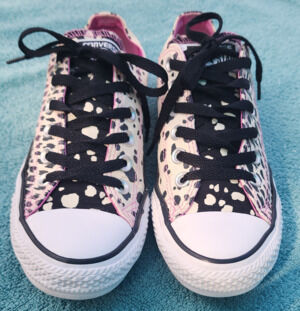 Converse Chuck Taylor All Star  Women’s 6.5 Low Top Leopard Print